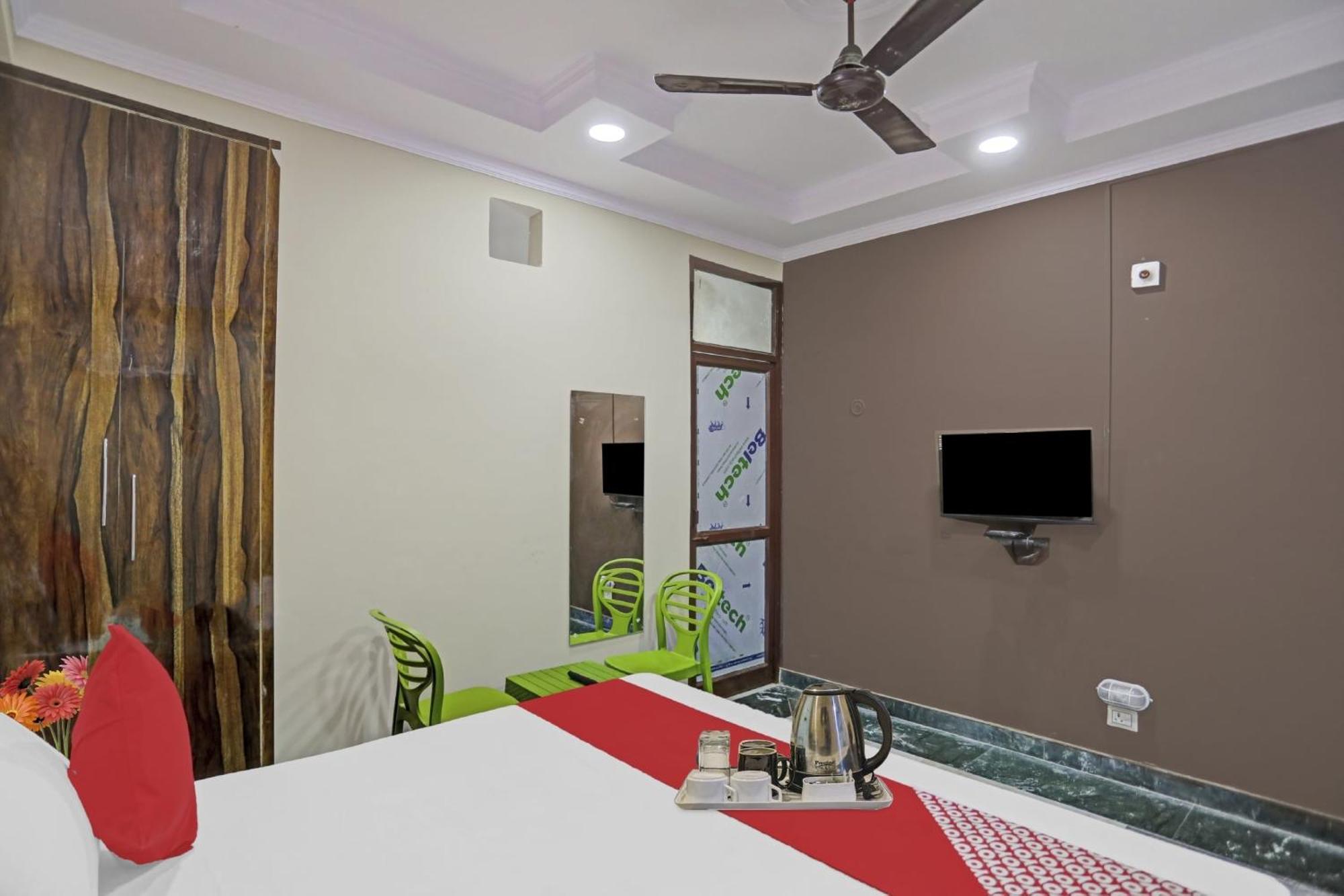 Super Hotel O Metro Inn Near Worlds Of Wonder Kālkāji Devi Extérieur photo